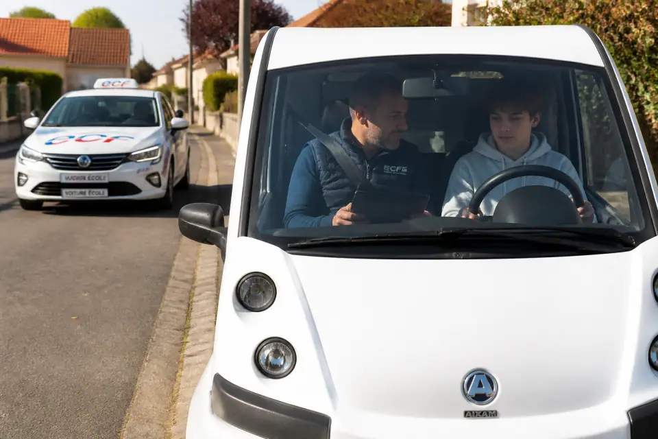 Voiture sans permis : à quel âge peut-on la conduire ?