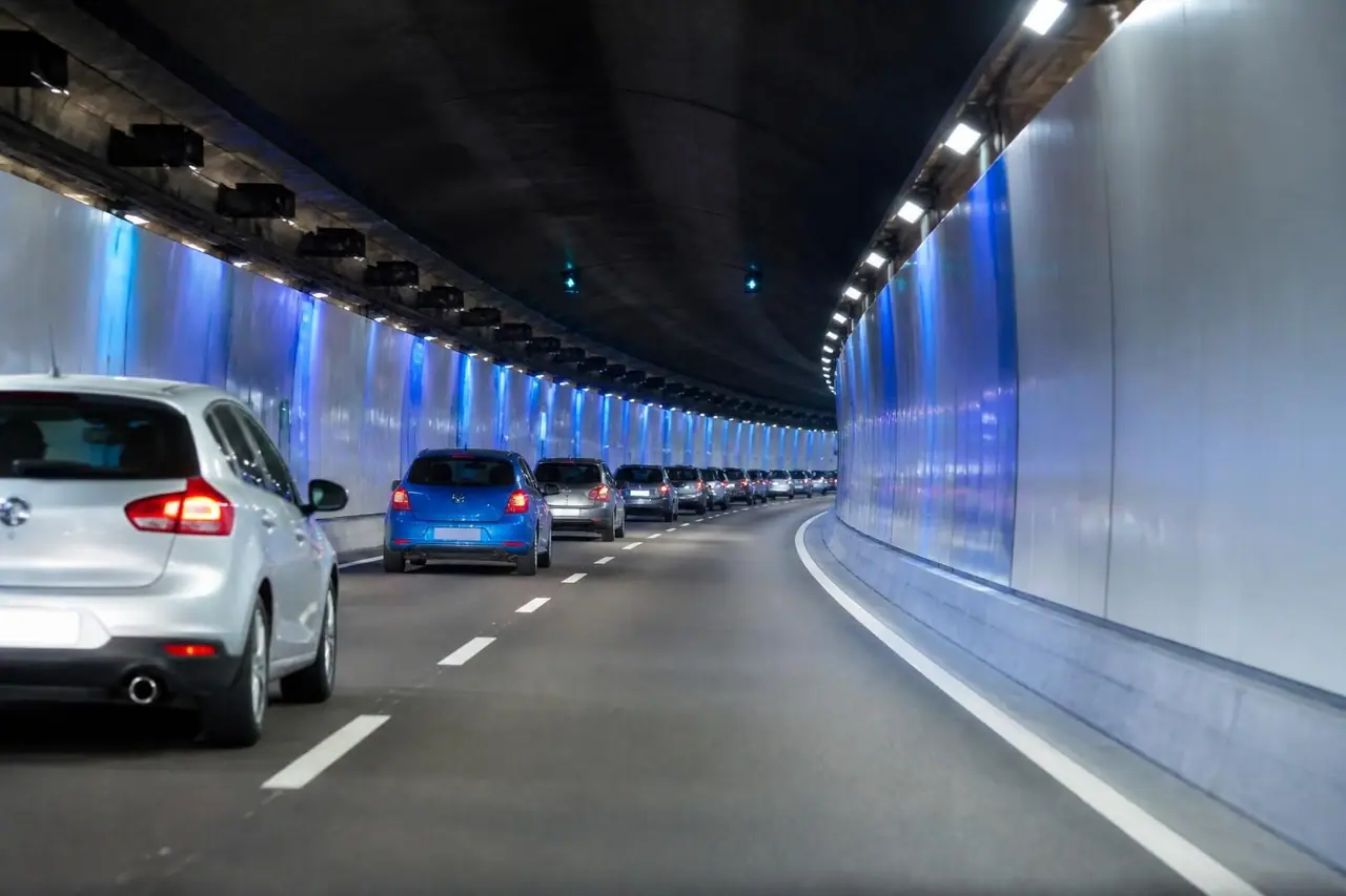 découvrez les tarifs 2026 pour traverser le tunnel sous la manche en voiture et préparez votre voyage au meilleur prix.