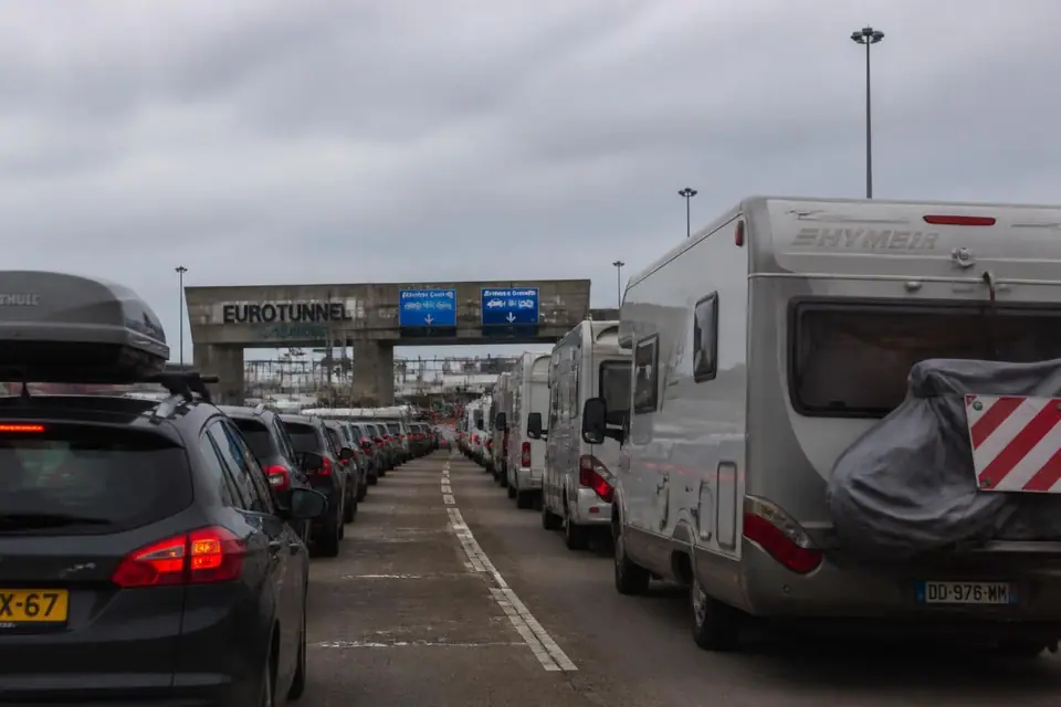découvrez les tarifs 2026 pour traverser le tunnel sous la manche en voiture et planifiez votre voyage en toute sérénité.