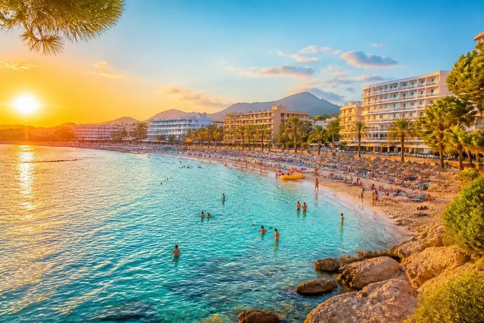 découvrez comment profiter de vacances balnéaires inoubliables à majorque pour moins de 500 euros la semaine, alliant détente, soleil et économies.
