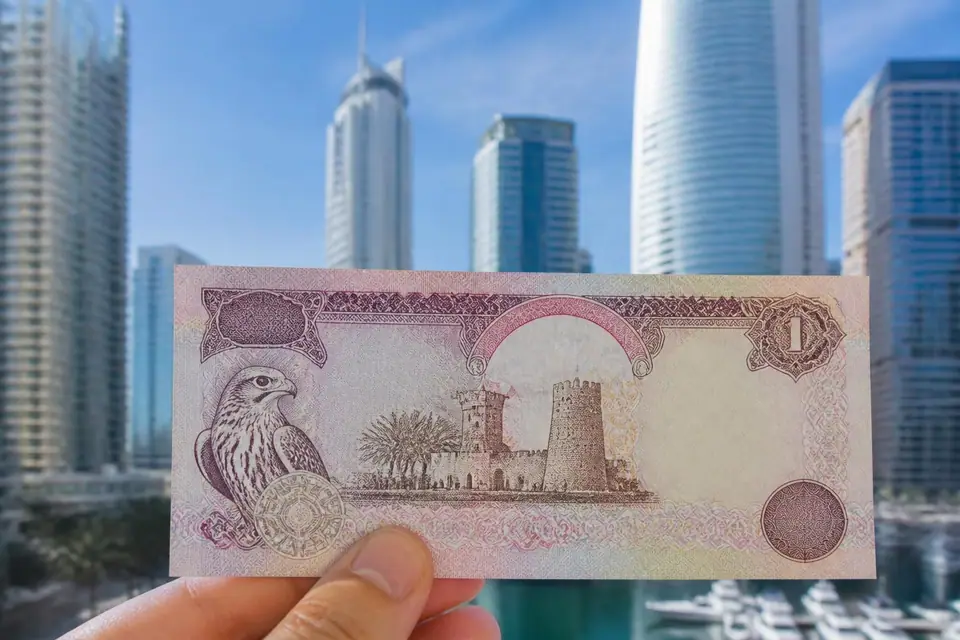 découvrez tout ce qu'il faut savoir sur la monnaie à dubaï et comprenez le fonctionnement du dirham des émirats arabes unis, sa valeur, son utilisation et son importance économique.