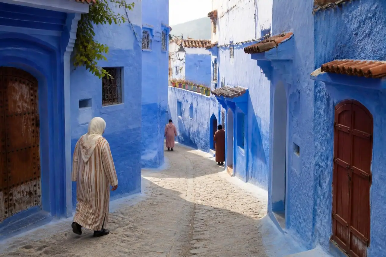 découvrez mes conseils essentiels pour visiter chefchaouen, la ville bleue du maroc, et profitez pleinement de ses ruelles pittoresques, de ses paysages uniques et de sa culture authentique.