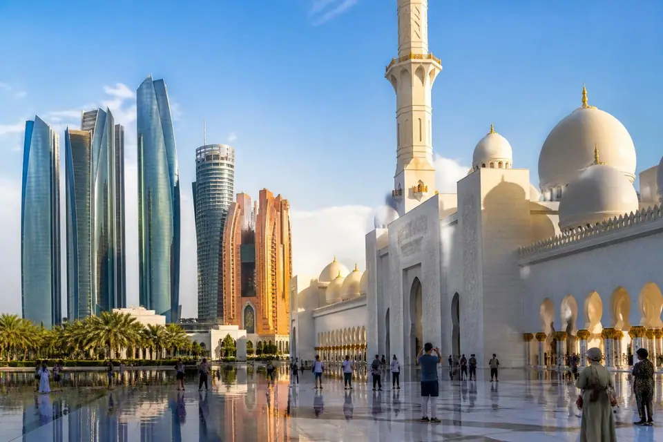découvrez nos conseils pratiques pour visiter abu dhabi et réussir votre escapade. informations clés, astuces locales et attractions incontournables pour un séjour inoubliable.