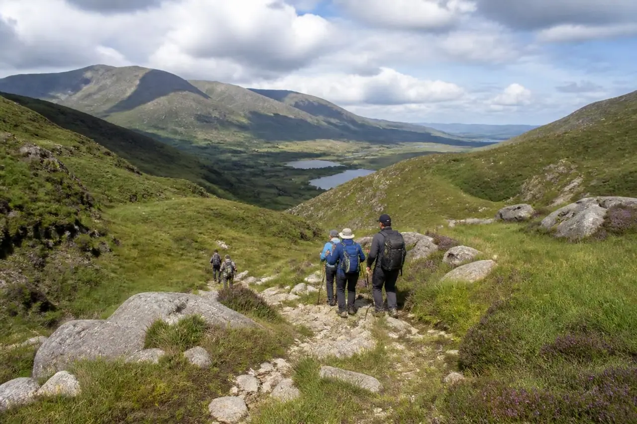 découvrez le parc national du connemara à travers ses randonnées incontournables. conseils pratiques pour préparer votre visite et profiter pleinement de ce magnifique espace naturel en irlande.