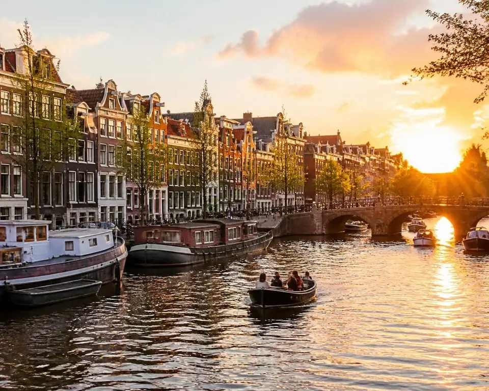 découvrez mes conseils essentiels pour un séjour inoubliable à amsterdam : activités incontournables, lieux à visiter, et astuces pratiques pour profiter pleinement de la capitale néerlandaise.