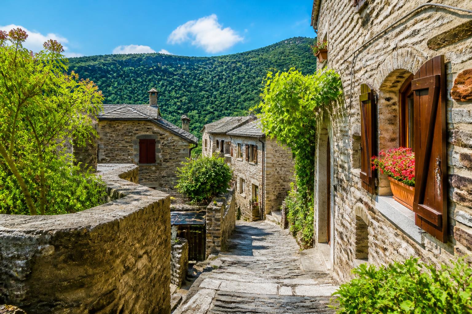 découvrez quoi faire dans les cévennes avec notre guide complet des activités et visites incontournables pour un séjour inoubliable au cœur de la nature.