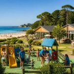 découvrez les villages vacances en bord de mer avec club enfant inclus pour un séjour d'excellence alliant détente et activités familiales.