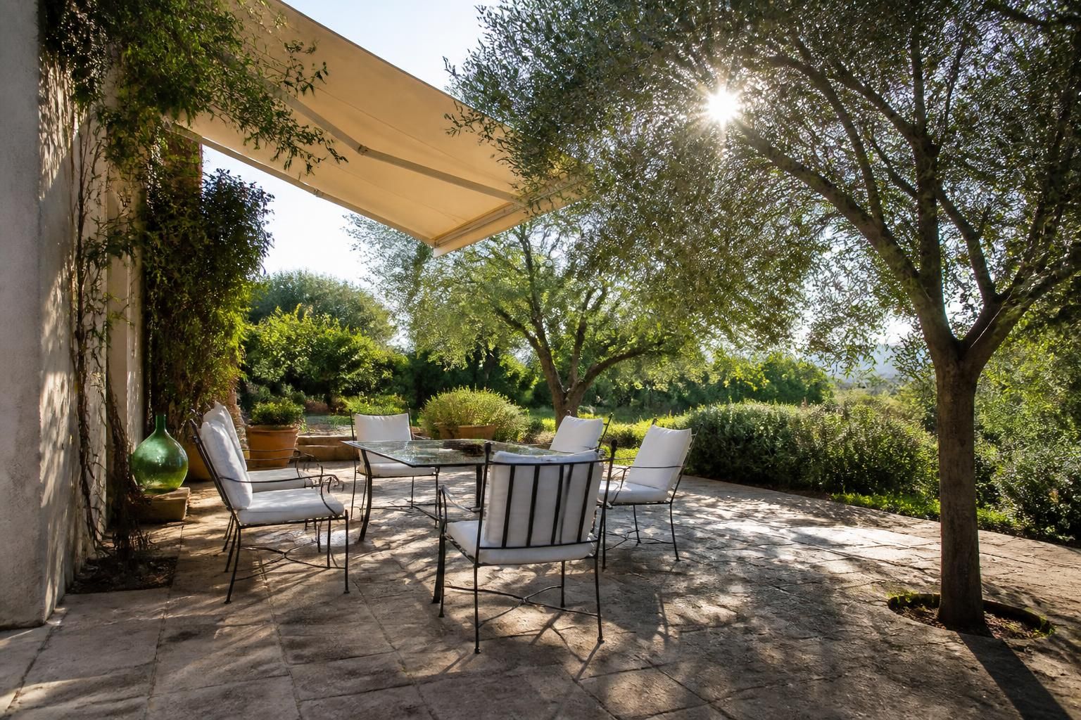 découvrez nos conseils pour choisir une terrasse en pierre naturelle idéale et transformer votre espace extérieur en un lieu élégant et durable.
