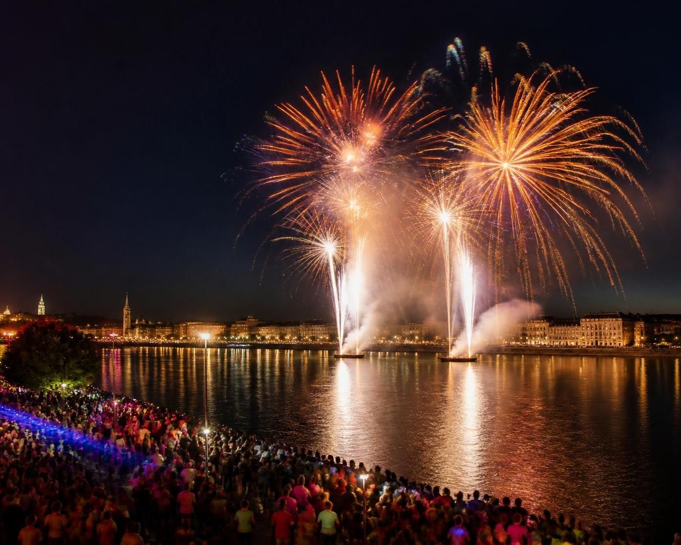 découvrez le programme complet et le lieu exact des feux d'artifice à bordeaux en 2026 pour ne rien manquer de ce spectacle pyrotechnique exceptionnel.