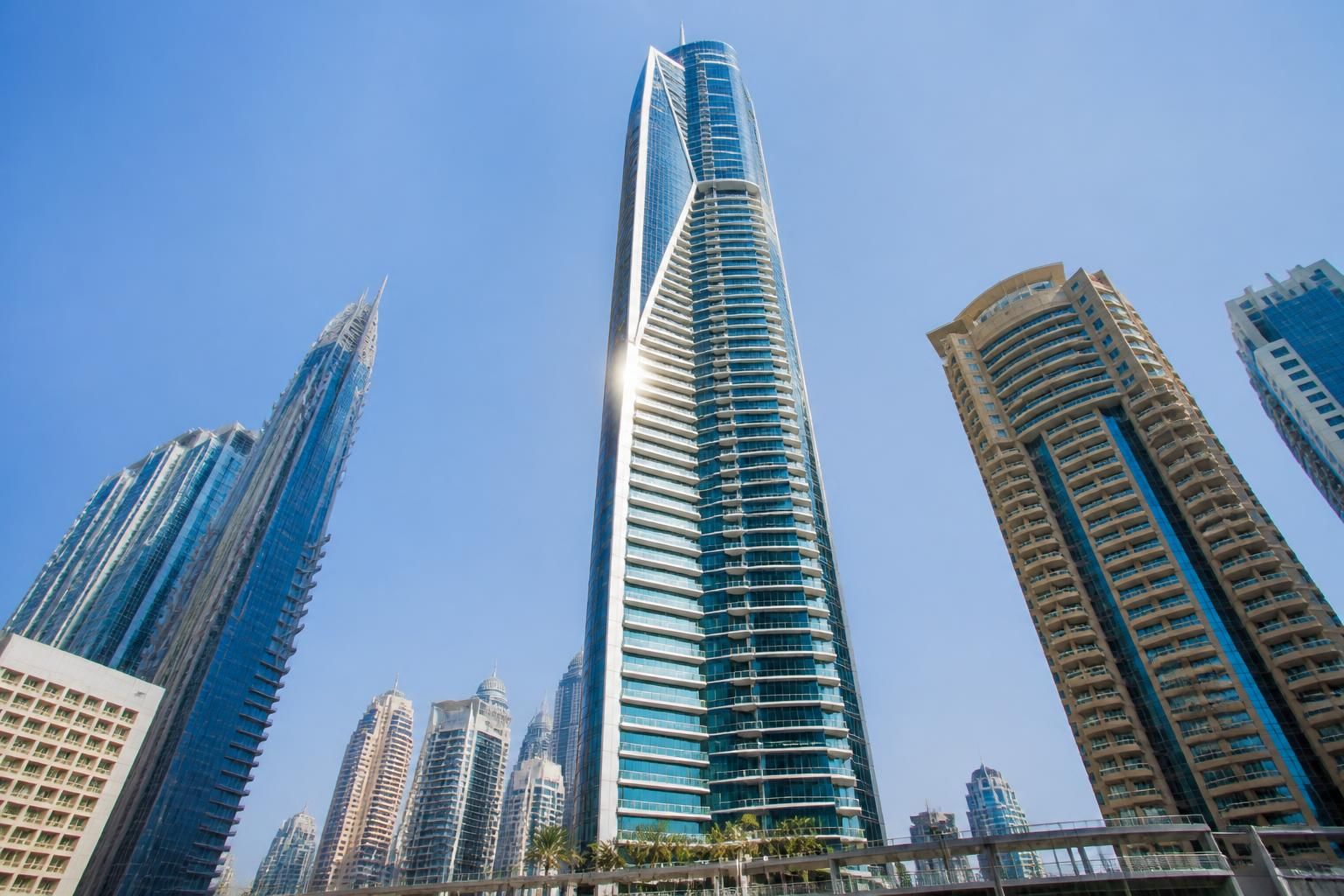 découvrez tout sur la hauteur impressionnante de l’almas tower, un gratte-ciel emblématique alliant architecture moderne et innovation.
