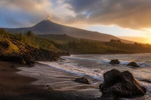 découvrez les risques éventuels et toutes les informations essentielles avant de partir aux îles canaries pour un voyage en toute sécurité et bien préparé.