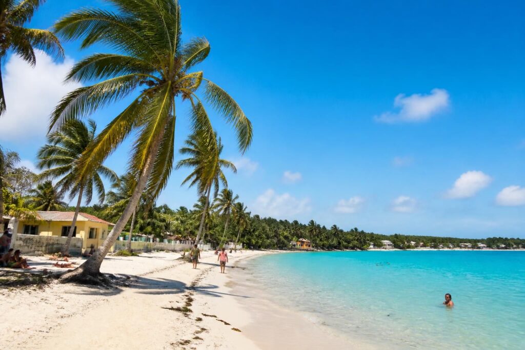 découvrez nos destinations abordables pour partir en décembre, profiter du soleil et des vacances sans vous ruiner. idées de voyages économiques au chaud en fin d'année.