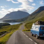 découvrez notre itinéraire complet pour un road trip inoubliable en écosse, avec des conseils pratiques pour explorer les paysages époustouflants, les châteaux historiques et la culture locale.