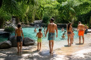 découvrez les règles à respecter pour porter un short de bain à center parcs et profitez pleinement de votre séjour en toute tranquillité.