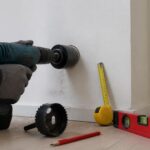 apprenez à percer un trou dans un mur pour la ventilation en choisissant le bon diamètre et en maîtrisant les techniques essentielles pour un résultat propre et efficace.