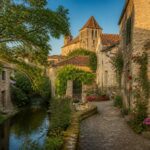 explorez vouvant, le village le plus magique de vendée, et découvrez ses trésors cachés entre histoire, nature et patrimoine authentique.