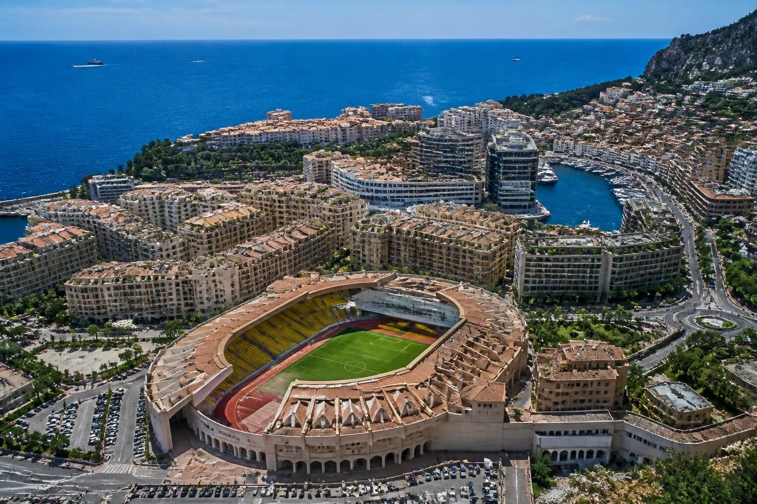 explorez l'histoire fascinante et les caractéristiques uniques du stade louis ii, véritable emblème sportif de monaco.