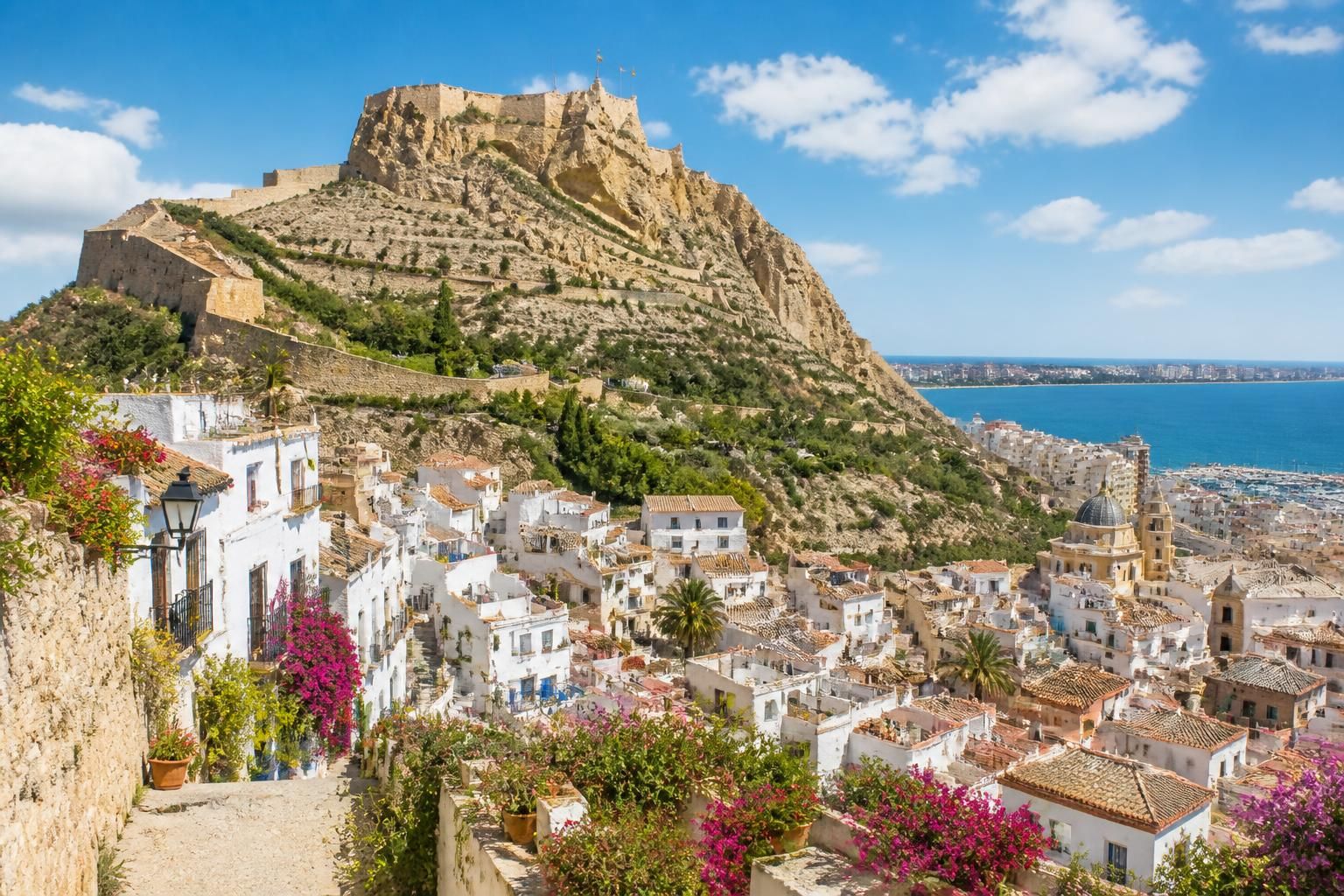 explorez les incontournables d'alicante en espagne grâce à notre guide complet pour une visite réussie. découvrez les sites emblématiques, les activités incontournables et les conseils pratiques pour profiter pleinement de votre séjour.