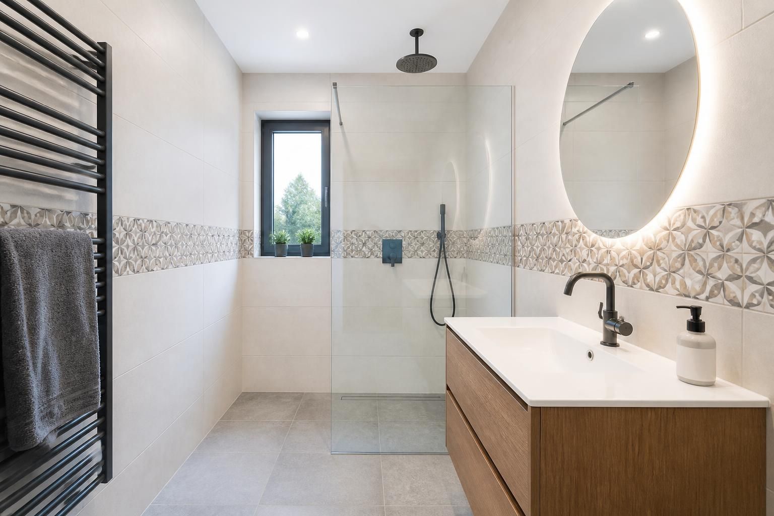 découvrez la hauteur idéale pour installer une frise décorative en salle de bain et sublimer votre espace avec style et harmonie.