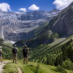 partez à la découverte du cirque de gavarnie, un site naturel exceptionnel idéal pour la randonnée. admirez des paysages grandioses et vivez une expérience inoubliable en pleine nature.