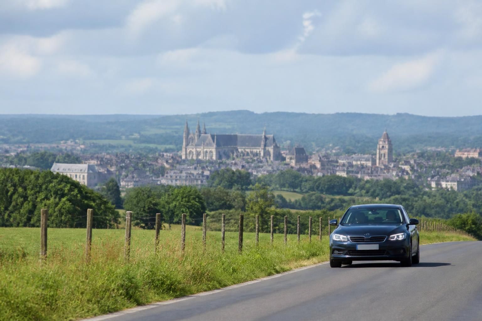 partez en road trip en belgique et explorez les étapes incontournables pour un séjour de 10 jours inoubliables. découvrez les sites emblématiques, les paysages charmants et la culture riche de ce pays unique.