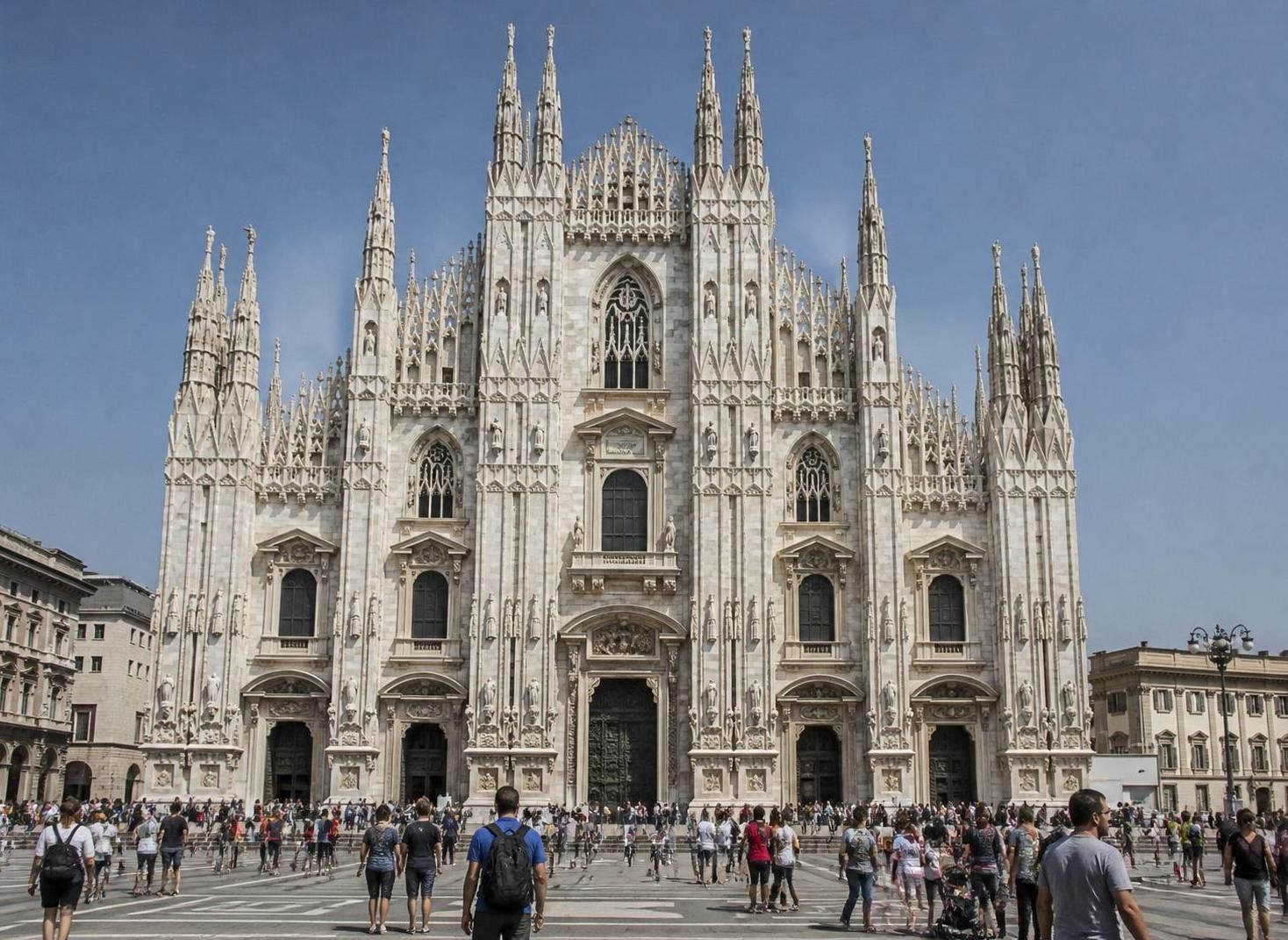 découvrez l'histoire fascinante de la cathédrale il duomo, ses secrets architecturaux et son importance culturelle à travers les siècles.