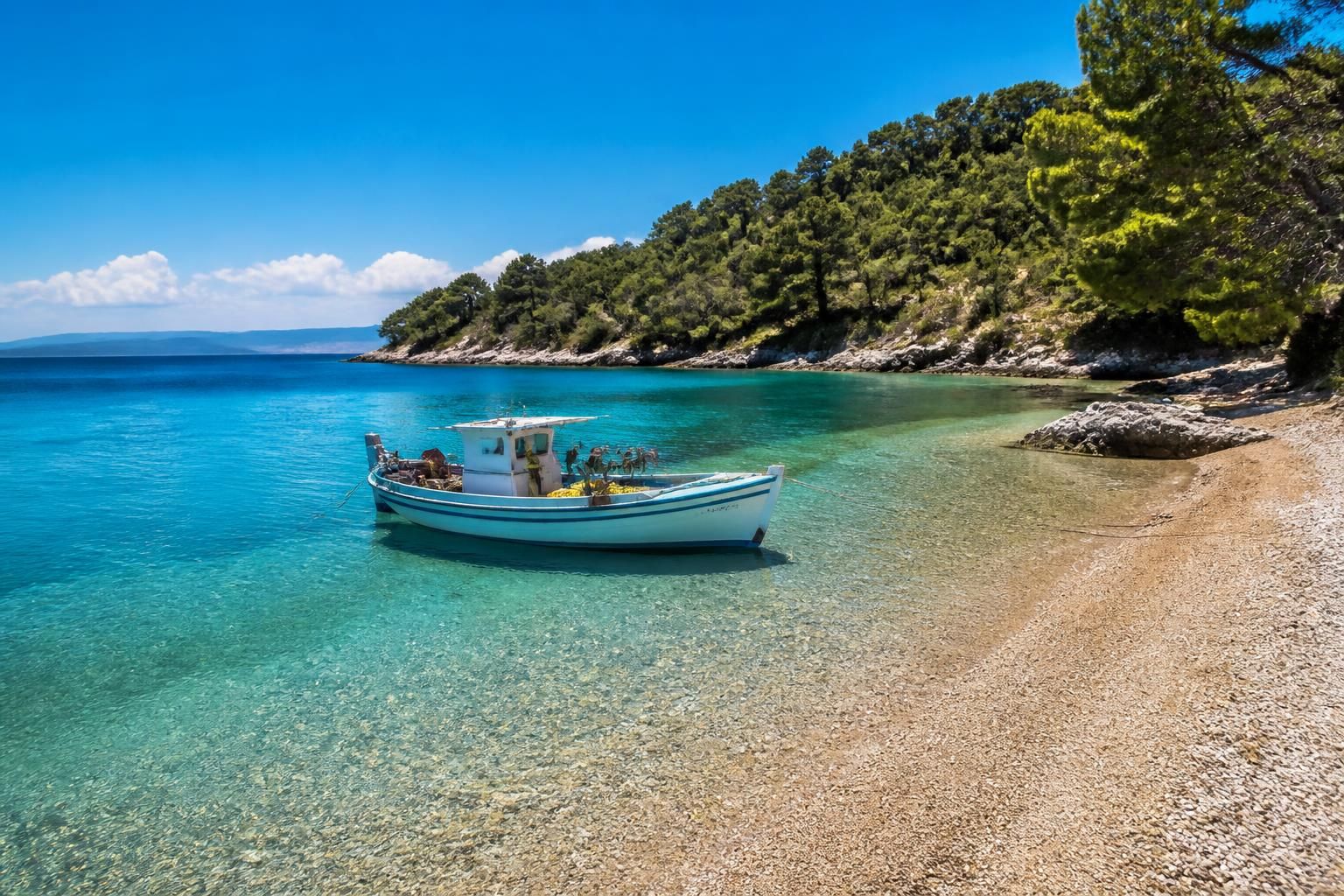 découvrez des îles grecques méconnues cet été, au-delà d’athènes, et profitez de ferries à prix réduits pour des vacances inoubliables en grèce.